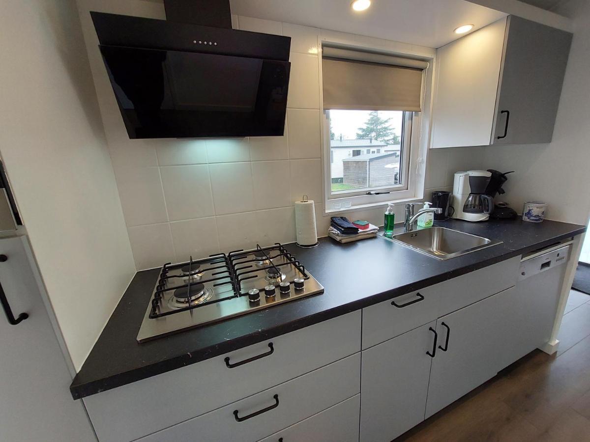Modern En Chic Chalet Tot 4 Personen Op De Veluwe Recreatiepark De Oude Driest Putten Exterior foto